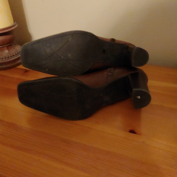 Boots - Picture 3 of 3